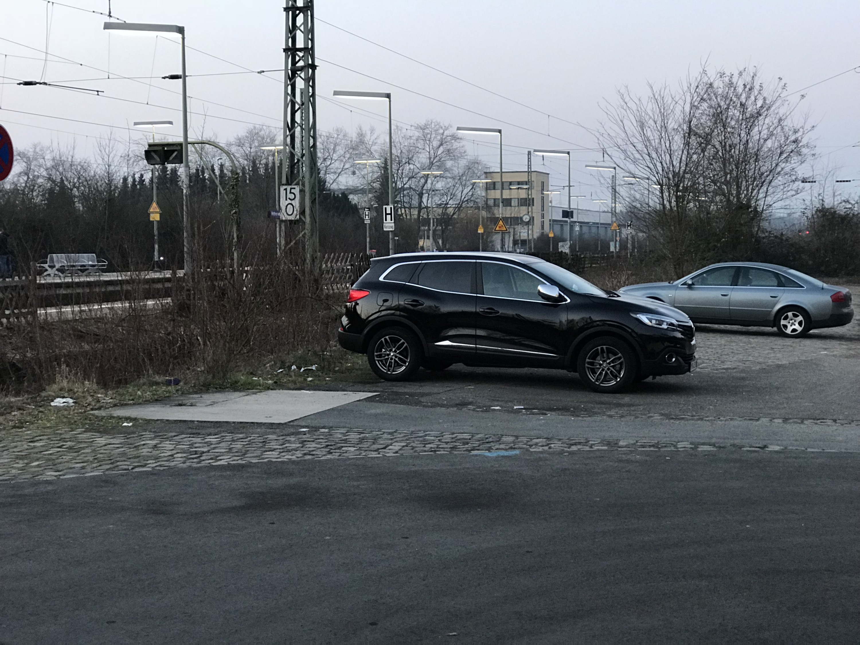 Bei Sonnenaufgang ist Schwarz Perleffekt an schönsten