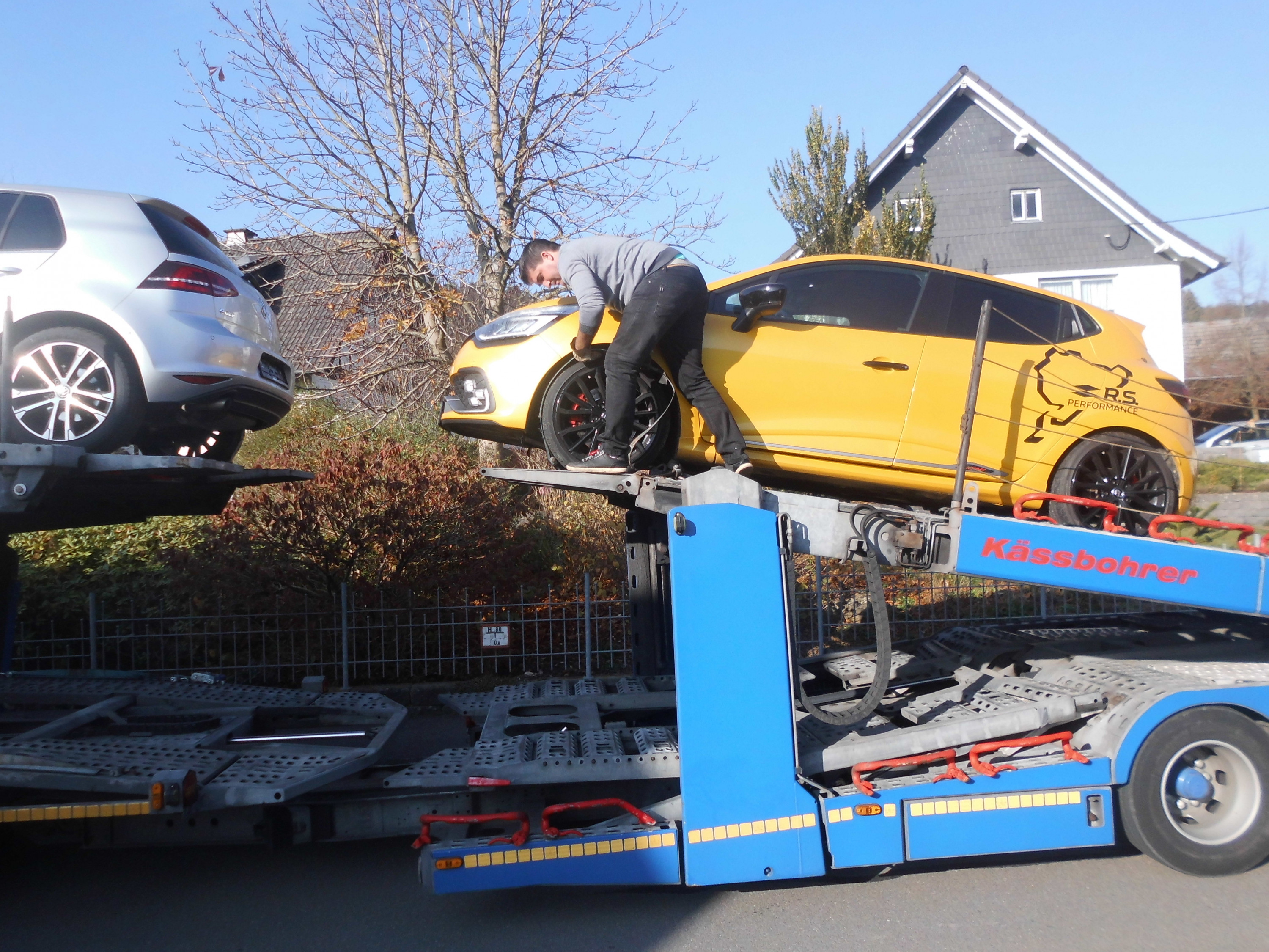 Platz gemacht, für den Megane RS-Trophy